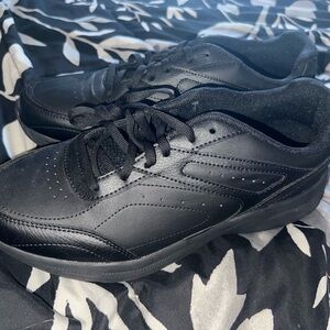Athletic Works Black Athletic Shoes with Leather Upper and Lace-Up Closure